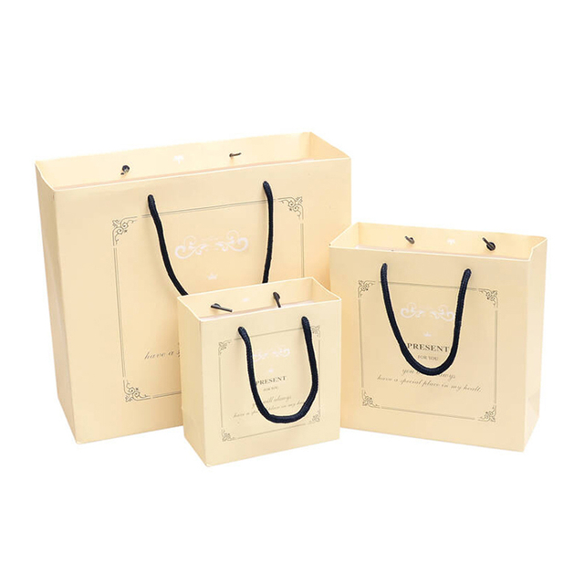 High Quality Paper Bag Shopping Customized UV Foil Logo Clothing Recyclable For Shopping Paper Bag