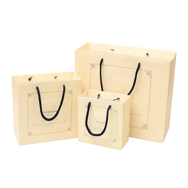 Personalised Wholesale Paperbag Packaging Boutique Custom Luxury Shopping Gift Kraft Paper Bag with Your Own Logo